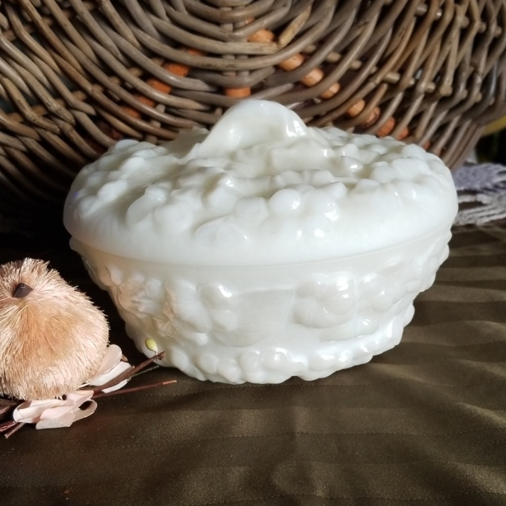 Phoenix Sculptured Artware Phlox Candy Dish